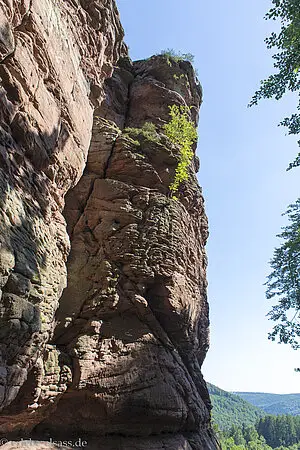 Lochfelsen am Felsenweg