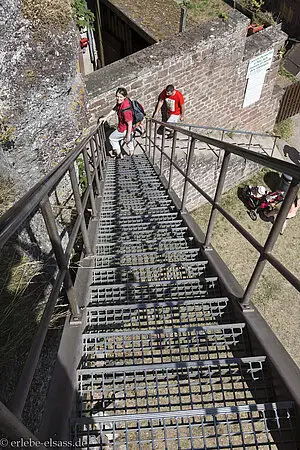 Aufstieg zur Oberburg von Haut-Barr