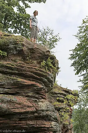 Annette auf dem Rocher du Corbeau, dem Rabenfelsen