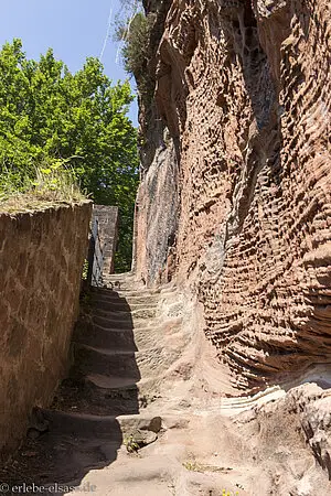 Aufgang zur Ruine Blumenstein