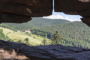 Blick durch den Lochfelsen