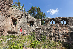 In der Ruine des Châteaus de Landsberg