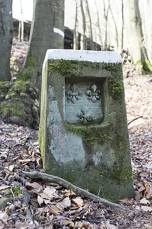 Grenzstein der Drei Schwerter bei der Hunebourg